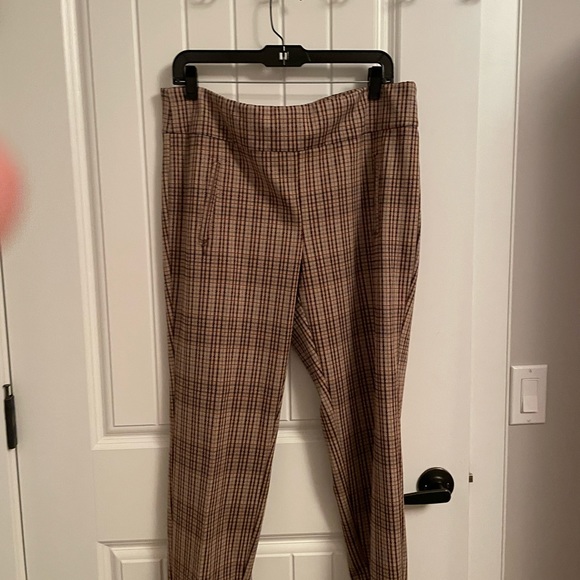Checked brown and tan pants - Picture 7 of 7